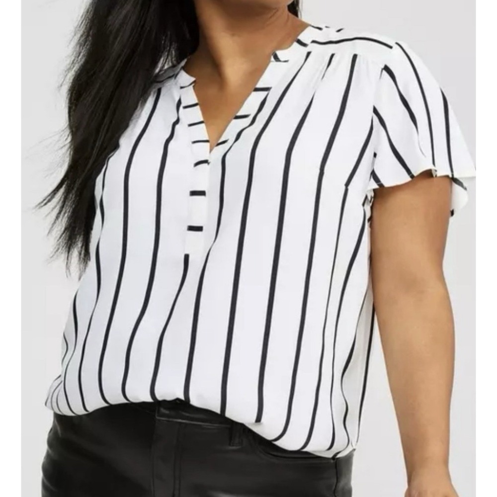 Torrid 3 Harper Georgette Flutter Sleeve Pullover Blouse Black White Stripes - Picture 10 of 10